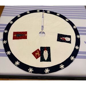 Prima Creations Snowflake Christmas Tree Skirt 42 inch Navy Ivory Red AI0117